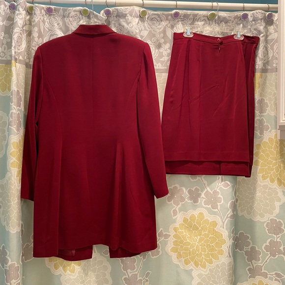 Suit - Picture 2 of 3